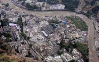Photo taken on May 14, 2008 shows an aerial view of the badly stricken town of Yingxiu in Wenchuan County of southwest China's Sichuan Province, two days after a massive earthquake.  (Xinhua Photo)