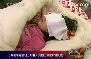 Three girls have been rescued after being buried under rubble for nearly 90 hours.(Photo: CCTV.com)