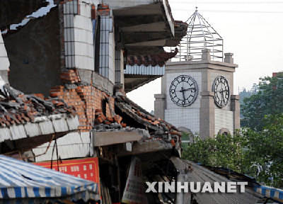 A tower clock in the quake-hit Hanwang Town is pointing at the time when the devastating earthquake took place.