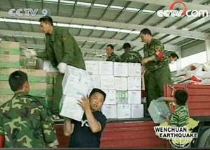 Relief supplies are being sent to Sichuan Province from all around the country. 