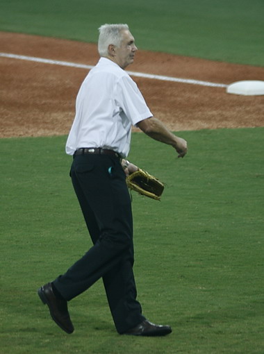 Photo: IBAF President Harvey Schiller throws first pitch for China-Japan game