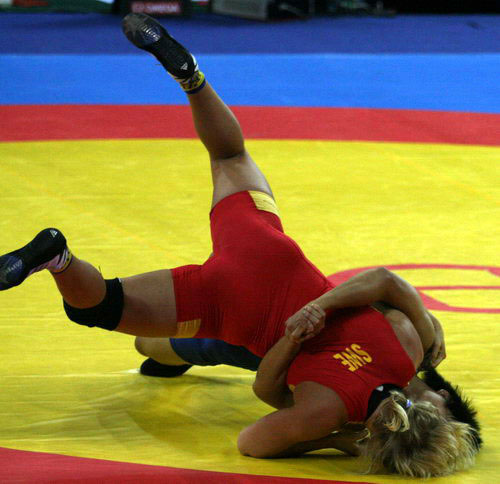 Photos: Wang Jiao advances to the 72kg final