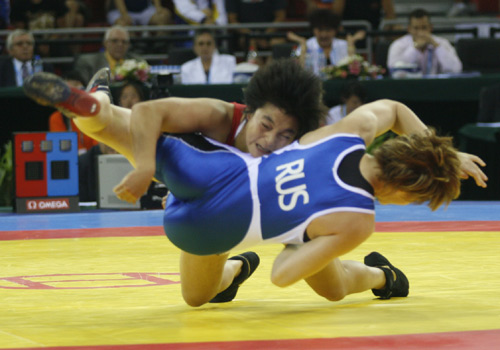 Photos: China's Wang clinches women's 72kg freestyle gold