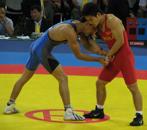 Photos: Chinese wrestler Wan Feilong enters the final