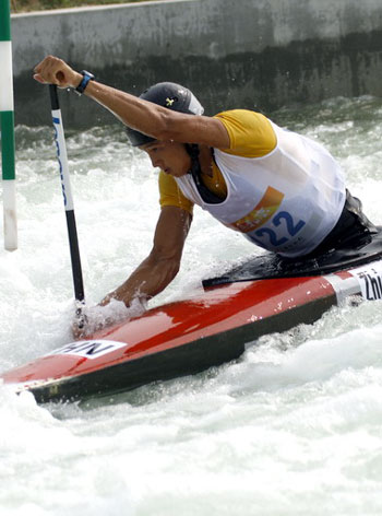 Photos: Chinese paddlers debut in canoe/kayak first round