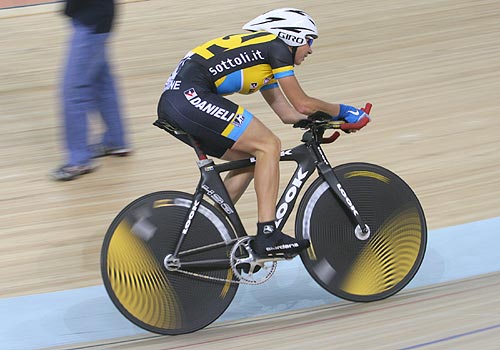 Photos: Competitors in the women's individual pursuit