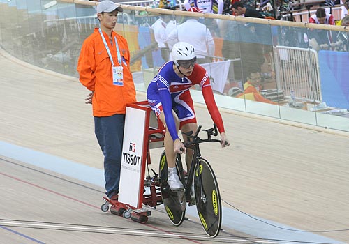 Photos: Competitors in the women's individual pursuit