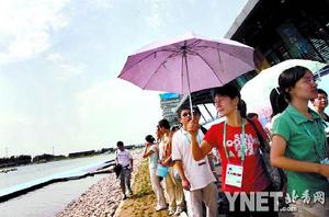 Photos: Volunteers sign in at Shunyi Olympic Rowing-Canoeing Park