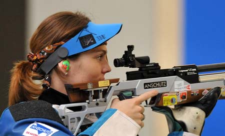 Photo: Katerina Emmons competes during the women's 10m air rifle final