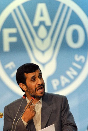 Iranian President Mahmoud Ahmadinejad gives a speech during a summit on food security at the UN's Food and Agriculture Organisation in Rome. (Xinhua/AFP Photo)