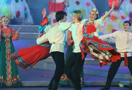 Russian dancers perform during the opening ceremony of the first China Xinjiang International Folk Dance Festival in Urumqi, capital of northwest China&apos;s Xinjiang Uygur Autonomous Region, on June 8, 2008. The 10-day-long festival attracts dancers and terpsichoreans from both China and countries as Russia, Egypt, Mexico, Greece, India and the Democratic People&apos;s Republic of Korea. Ten theaters in Urumqi and Changji will host 45 performances during the event. (Xinhua/Shen Qiao)