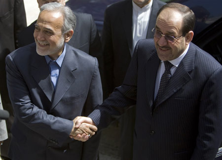 Visiting Iraqi Prime Minister Nuri al-Maliki and Iran's First Vice President Parviz Davoudi agreed on Sunday to expand bilateral relation in various areas, the official IRNA news agency reported.