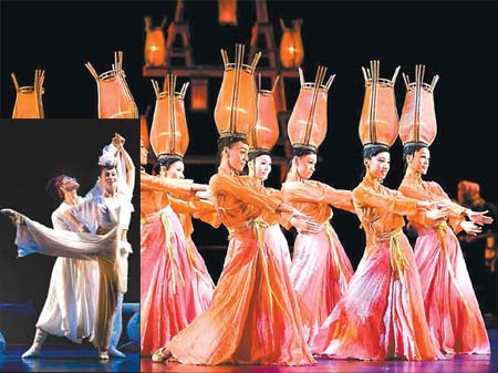 Above and inset: Dance Along the River during the Qingming Festival, a play performed by the Hong Kong Dance Company.