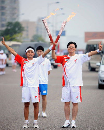 Photo: Torchbearers pose for the camera