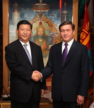  Chinese Vice President Xi Jinping (L) meets with Mongolian President Nambaryn Enkhbayar in Ulan Bator, capital of Mongolia, June 19, 2008.