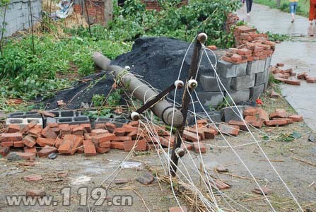 A tornado lasting about five minutes in east China&apos;s Anhui Province has claimed one live and caused 18.5 million yuan (US$2.68 million) of losses, said a local official on Saturday. 