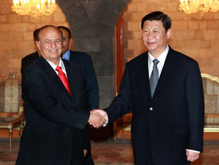 Chinese Vice President Xi Jinping (R) meets with Yemeni Vice President Abdal-Rab Mansur Al-Hadii (L) in Sanaa, capital of Yemen, June 24, 2008. Xi started a two-day visit to Yemen on Tuesday. (Xinhua/Pang Xinglei) 