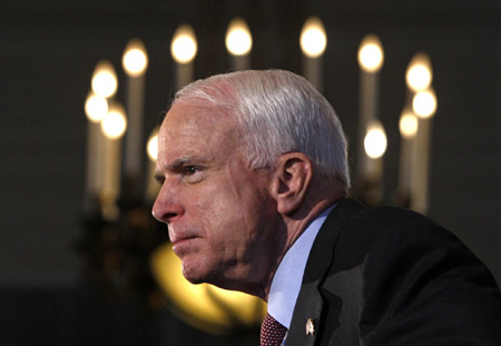 A latest poll released on Thursday showed that U.S. Democratic presidential candidate Barack Obama was leading his Republican rival John McCain in four battleground states that are expected to play key roles in the November general elections.