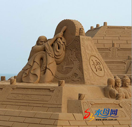 A sand sculpture featuring China's ancient sports culture is one of the highlights in the 3rd International Sand Sculpture Festival, which kicked off in Haiyang, a coastal city in east China's Shandong province on Thursday, June 26, 2008. [Photo: shm.com.cn] 