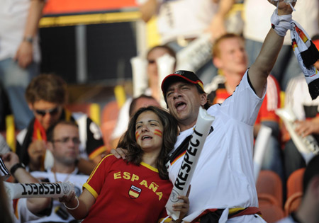 Fans cheer before the Euro 2008 championships final between Germany and Spain in Vienna, Austria, on June 29, 2008. 