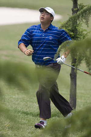 James Su Dong chases down a blind shot (Photo credit to David Paul Morris/World Sport Group)