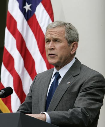 U.S. President George W. Bush signed on Thursday a new bill that would provide legal immunity totelecommunication companies that take part in the government's surveillance program.