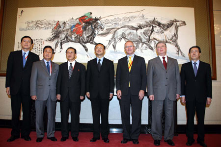 Chinese Foreign Minister Yang Jiechi (C) meets with (L to R) Akitaka Saiki of Japan, Kim Sook of South Korea, Kim Kye Gwan of the Democratic People's Republic of Korea, Christopher Hill of the United States, Alexei Borodavkin of Russia and Wu Dawei of China, chief negotiators for the six-party talks on the nuclear issue of the Korean Peninsula, at the Diaoyutai State Guesthouse in Beijing, capital of China, July 12, 2008. (Xinhua/Gao Xueyu) 