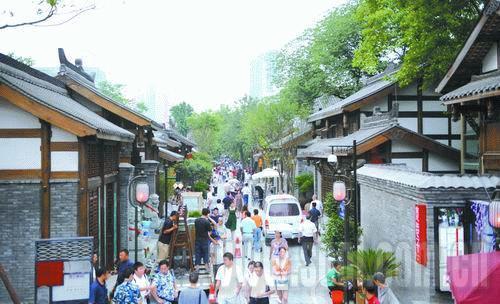 Tourists can now travel safely to Sichuan's scenic spots after May 12 earthquake.