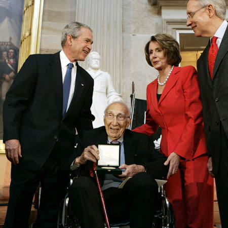 Cardiac pioneer Michael DeBakey dead at 99