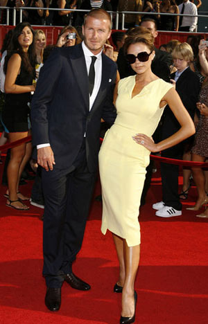 Soccer player David Beckham and his wife Victoria arrive at the 2008 ESPY Awards in Los Angeles, California July 16, 2008. 
