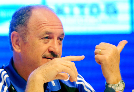 Chelsea football club manager Luis Felipe Scolari gestures during a press conference in Guangzhou, capital of south China's Guangdong Province, July 21, 2008. 