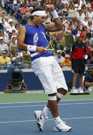 Rafael Nadal of Spain celebrates defeating Nicolas Kiefer of Germany during their Men's Singles Final at the Rogers Cup tennis tournament in Toronto on July 27, 2008.(Xinhua/Reuters Photo)