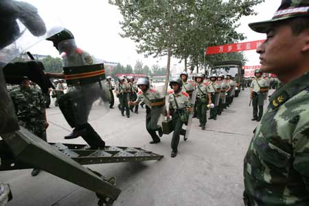 The armed police take training exercise in Beijing, captial of China, July 28, 2008. The armed police responsible for the security of the Beijing 2008 Olympic Games implement strict training as Olympics near.