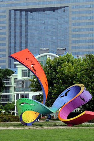 Photo taken on July 30, 2008 shows a sculpture at the Olympic co-host city Qingdao, east of China. The sailing events for the Games of the XXIX Olympiad will be held within Qingdao International Sailing Center, the five water areas outside Fushan Bay. A unique blend of sea and mountains makes Qingdao a well-known summer resort. With an average temperature ranging from 20-28 degrees celsius, the period from July through September is the most agreeable season for the tour.