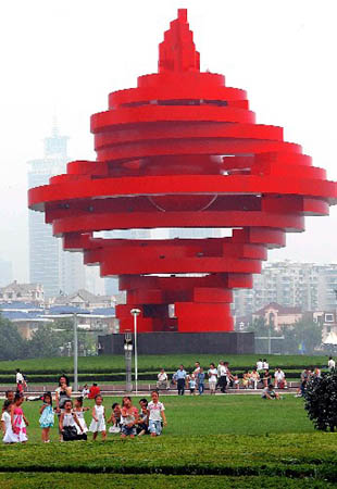 Photo taken on July 30, 2008 shows a sculpture at the Olympic co-host city Qingdao, east of China. The sailing events for the Games of the XXIX Olympiad will be held within Qingdao International Sailing Center, the five water areas outside Fushan Bay. A unique blend of sea and mountains makes Qingdao a well-known summer resort. With an average temperature ranging from 20-28 degrees celsius, the period from July through September is the most agreeable season for the tour.