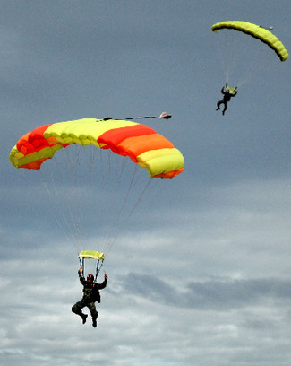 Special Forces troops from Thailand and China participating in anti-terrorism training in Thailand&apos;s northern province of Chiang Mai July 28, 2008.