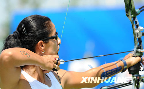 US archer Khatuna Lorig is getting her self adapted to the archer field in the Olympic Park on August 2 [Xinhua]