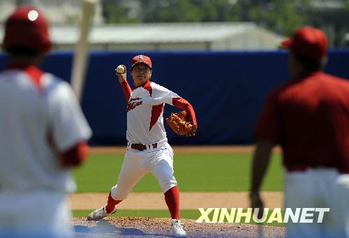 A baseball pitcher is trying to get a top speed pitching. [Xinhua]