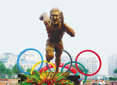 A statue of China's first Olympian -- sprinter Liu Changchun -- was unveiled on Tuesday in his hometown of Dalian.