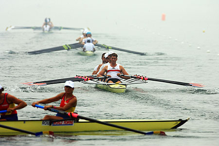 Olympic rowers from different countries in high spirits during training at Shunyi Olympic Rowing-Canoeing Park on August 4, 2008. The Olympic rowing competition will take place on August 9, 2008 at the Park. [Xinhua] 