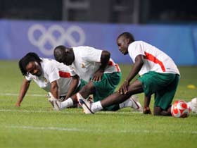 Cameroonian Olympic football team practise in Qinhuangdao 