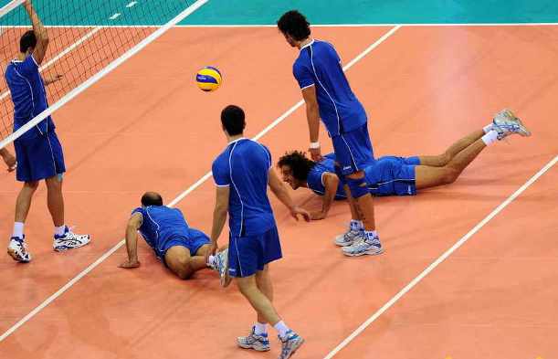 Itanlian and Brazilian men&apos;s volleyball teams are conducting a final adaptation training before the Games. [photo by sohu.com]