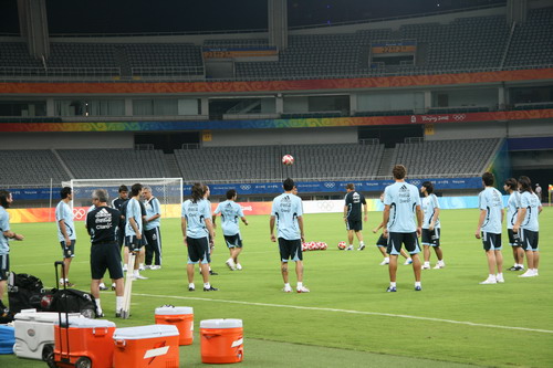 The Argentina Olympic soccer team completed their last training course on August 6, 2008
