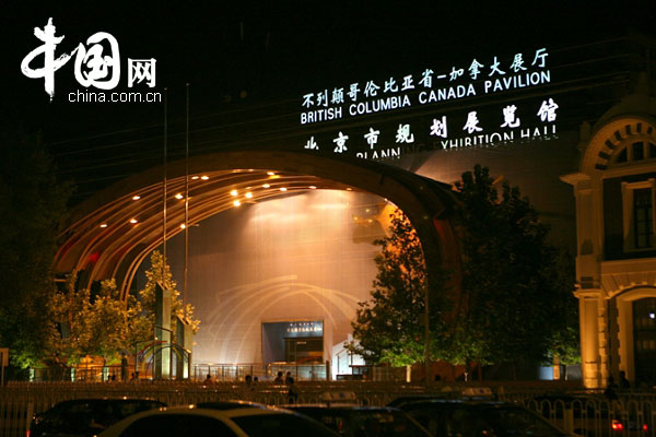 Nightscape of Tiananmen Square, Beijing on August 4, 2008. Photo by Li Xiaoqi