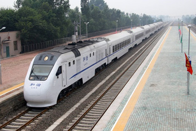 A train on the new S2 express railway waits at the Beijing North Railway Station on August 6, 2008. [Photo: Sohu.com] 