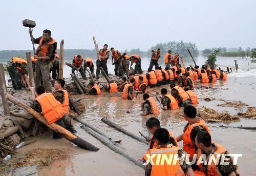 Flooding wanes on Chuhe River in E. China