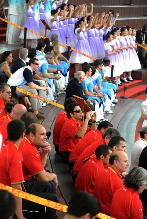 The Chilean Olympic delegation held the flag-raising ceremony in Beijing August 6. 