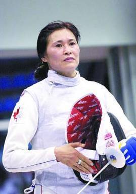 Luan Jujie: Fifty-year-old fencing queen still sharp 