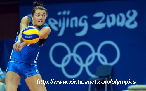 Serena Ortolani of Italy competes during women's volleyball Preliminary Pool B against Russia at Beijing Olympic Games at Beijing Institute of Technology Gymnasium in Beijing, China, Aug. 9, 2008. Italy beat Russia 3-1. [Xinhua] 