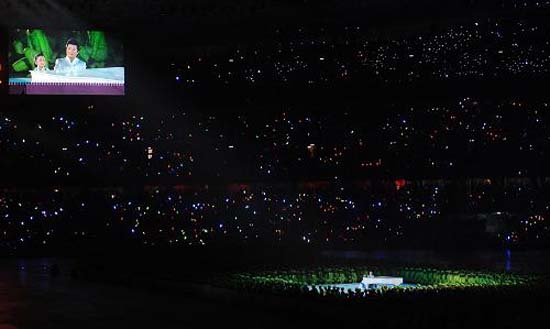 Spectacular ceremony opens Beijing Olympics
